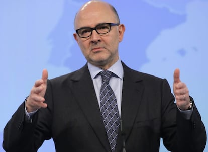 El comisario europeo de Asuntos Económicos y Financieros, Pierre Moscovici, presenta las previsiones macroeconómicas