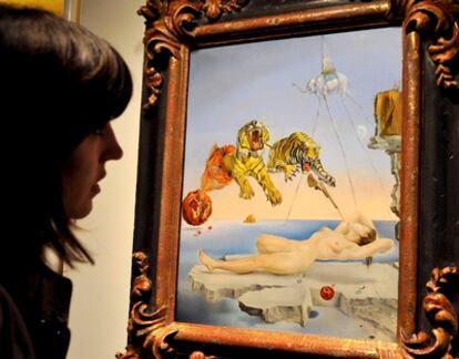 <i>Sueño causado por el vuelo de una abeja alrededor de una granada un segundo antes de despertar</i> refleja buena parte del concepto surrealista de Salvador Dalí.