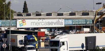 Entrada de la empresa pública Mercasevilla en la capital andaluza.