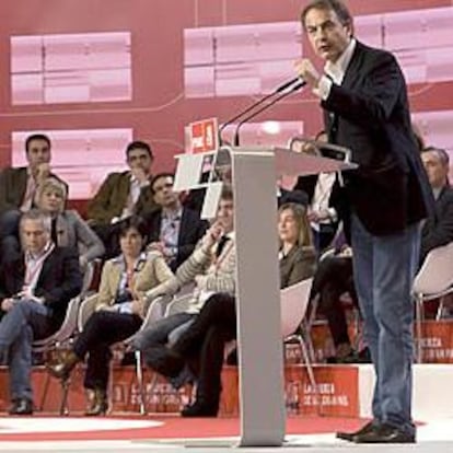 Zapatero clausura la convención municipal del PSOE