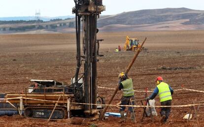 Trabajos en Villar de Cañas (Cuenca), donde está previsto el ATC.