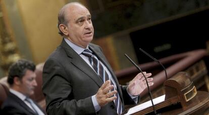 El ministro de Interior, Jorge Fern&aacute;ndez, interviene en el Congreso. 