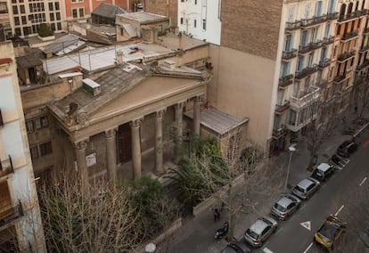 Vista zenital actual de l'edifici al carrer de Bailén de Barcelona.