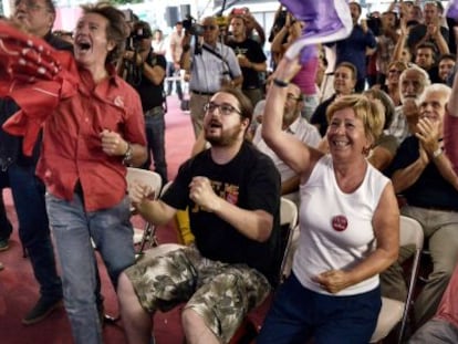 Seguidores de Syriza celebran los resultados de las elecciones. 