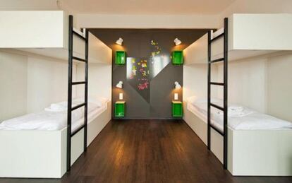 Una de las habitaciones del hotel albergue, Zollhaus, en Bremen, que en 2013 fue nominado al Design Award en Alemania.    