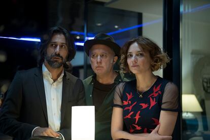 Hugo Silva, Luis Bermejo y Leonor Watling, en 'Nasdrovia'.