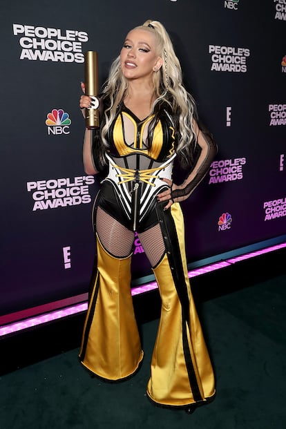 Christina Aguilera, que recibió el premio icono musical, sorprendió con este look firmado por Zigman.