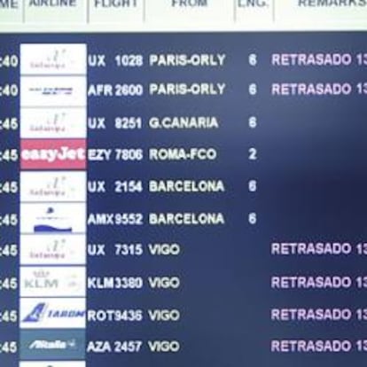 AENA pide a los controladores que hagan horas extras en Madrid