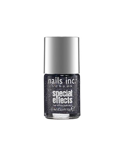 Este esmalte dejará tus uñas con un efecto brillo. Es de  Nails Inc y lo puedes encontrar por 9,50 euros.