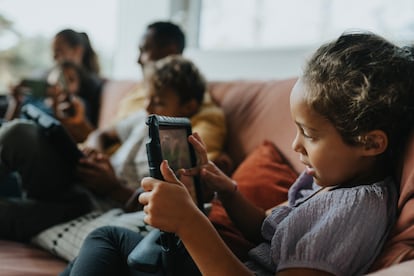 Los preescolares que tienen un contacto regular con los dispositivos tecnológicos se muestran más inatentos, más impulsivos y con menor capacidad de tolerar la frustración.