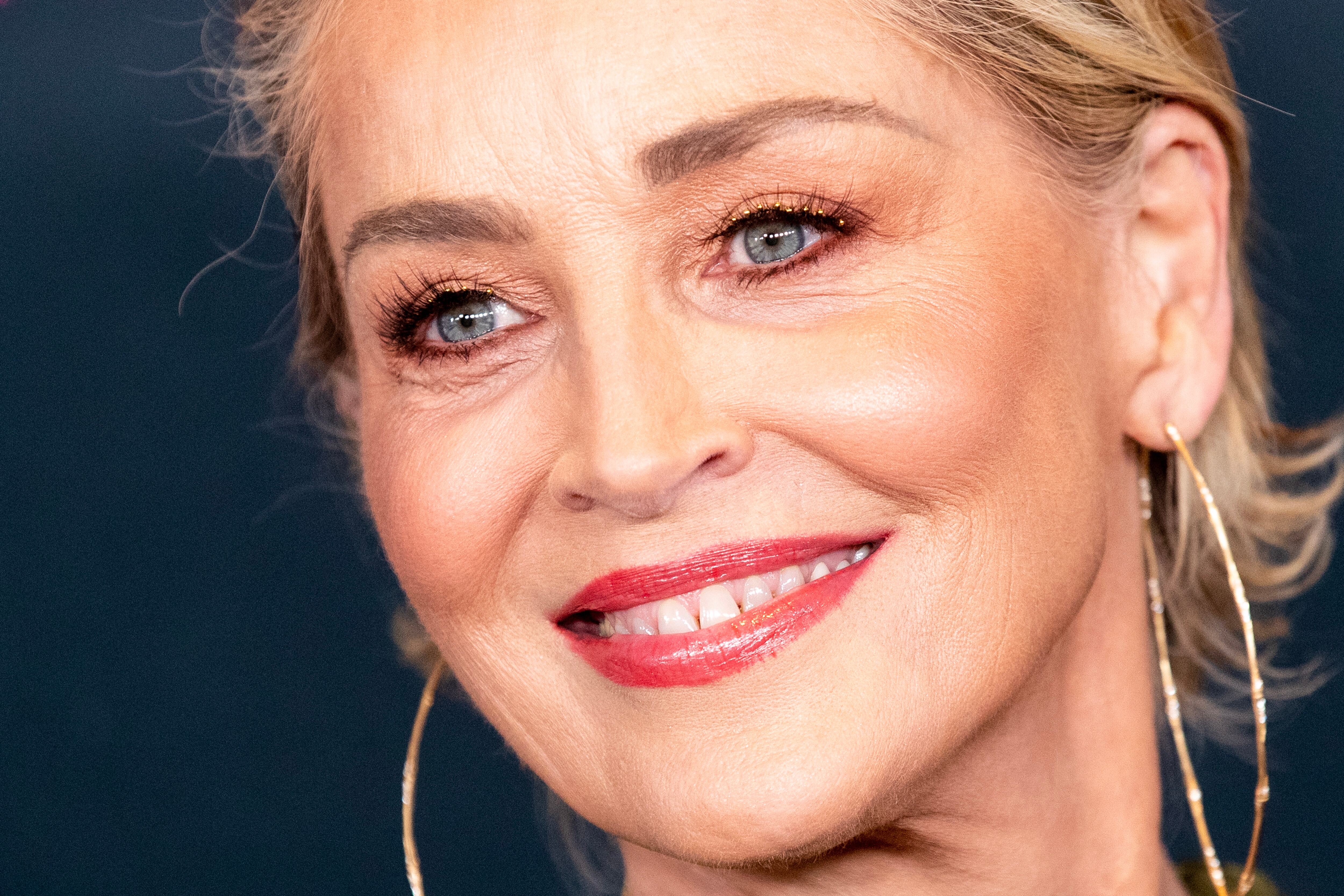“Supe en ese momento que mi matrimonio se había acabado”: Sharon Stone habla sobre la reacción de su marido a su tumor de mama