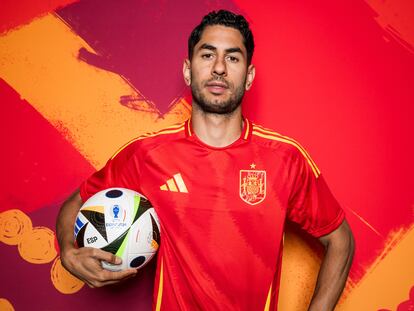 DONAUESCHINGEN, GERMANY - JUNE 10: Ayoze Perez of Spain poses for a portrait during the Spain Portrait session ahead of the UEFA EURO 2024 Germany on June 10, 2024 in Donaueschingen, Germany. (Photo by Alexander Scheuber - UEFA/UEFA via Getty Images)