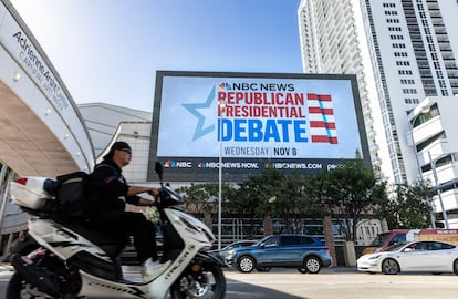 A sign announcing the GOP Presidential debate is displayed outside the building where the third GOP Presidential Primary will be held on 08 November at the Adrienne Arsht Center for the Performing Arts of Miami-Dade County in Miami, Florida