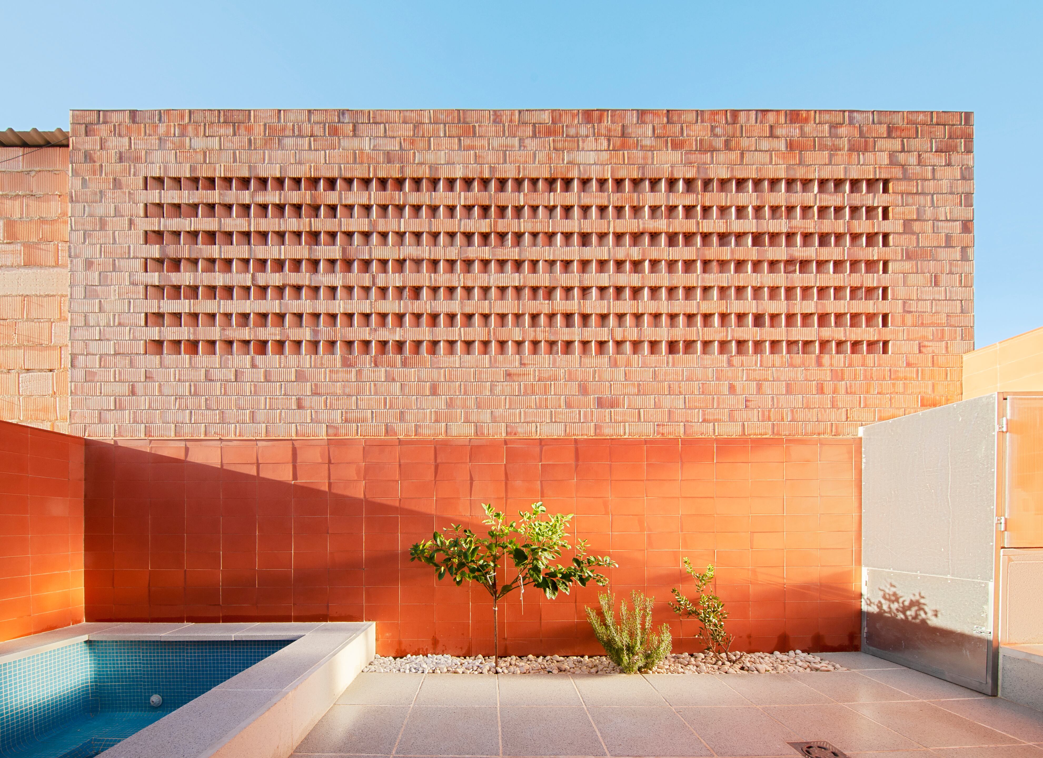 Un padre albañil, un hijo arquitecto y el polvero del pueblo: así nació Casa Libertad 