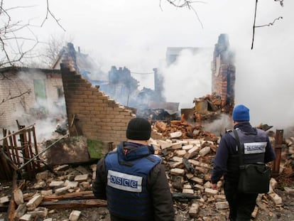 Observadores de la OSCE el pasado febrero en Avdiivka, Ucraina.