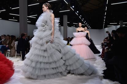 Desfile de alta costura de Giambattista Valli en la Semana de la Moda de Par&iacute;s.