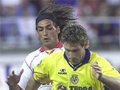 Palermo, cuando jugaba en el Villarreal, junto a Javi Navarro.