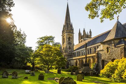 Catedral de Llandaff, uno de los templos cristianos más antiguos de Gran Bretaña, cuyo su origen se remonta al siglo VI.