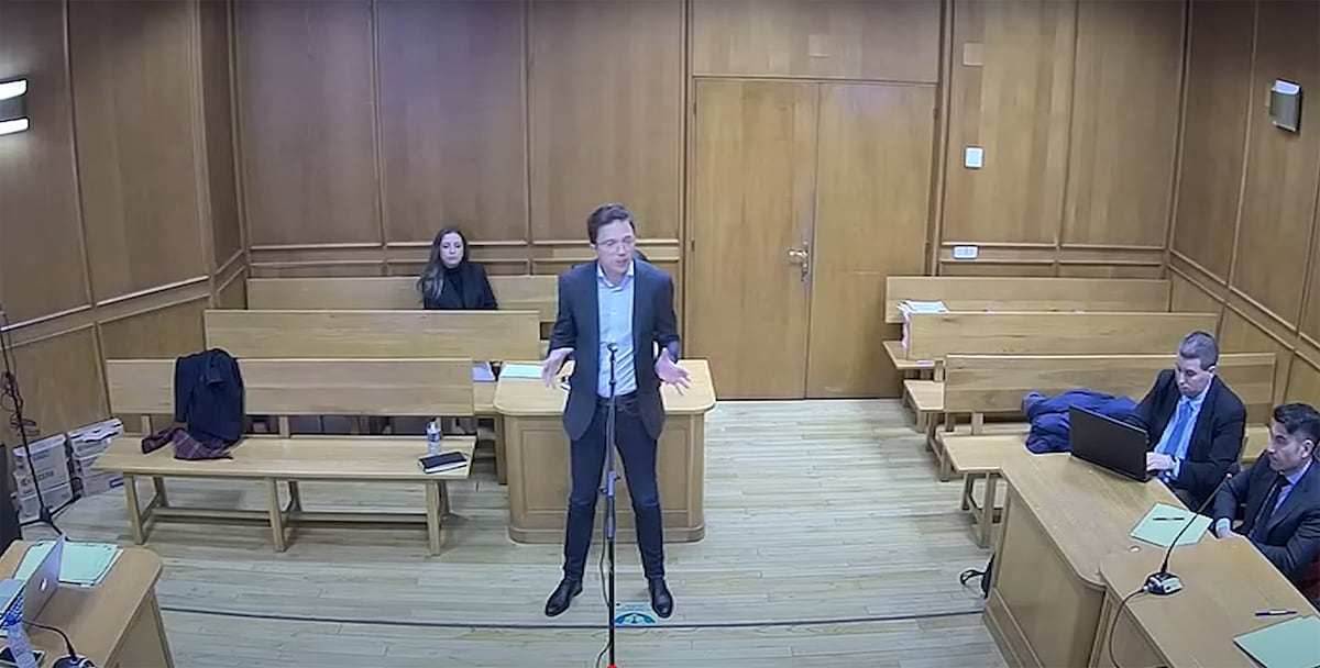 Un juez admite una querella de Errejón contra Elisa Mouliáa por calumnias