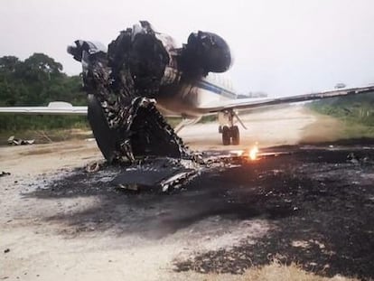 El avión proveniente de Cozumel (México) presuntamente inutilizado en tierra en Zulia (Venezuela), el 25 de enero.