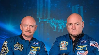 Scott Kelly (derecha) pasó un año en el espacio. Su hermano gemelo Mark (izquierda) se quedó en la Tierra. Los datos sobre la salud de ambos sirve para conocer los efectos del viaje espacial.