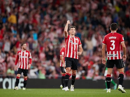 Mikel Vesga durante el partido que el Athletic de Bilbao disputó frente al Real Betis.