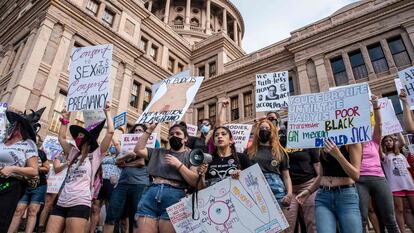 Mujeres protestan en Austin en contra la de la norma que prohíbe el aborto en Texas el pasado 2 de octubre.