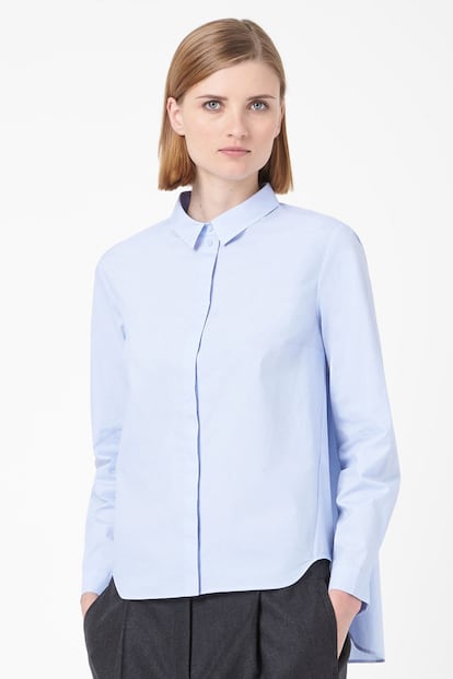  

	20. Camisa azul
	

	La compañera perfecta de la camisa blanca. Aporta un toque masculino y formal. Esta es de Cos (59 euros).