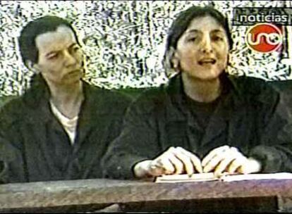 Clara Rojas (izquierda) e Ingrid Betancourt, en julio de 2002.