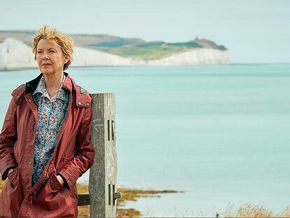 Los actores Annette Bening y Bill Nighy en 'Regreso a Hope Gap'.