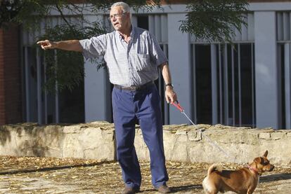 Juan Rubio, vecino de Zarra, se opone al almacén nuclear.