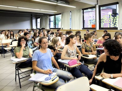 Alumnos en el Campus UB del recinto de Mundet.