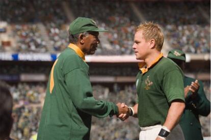 Morgan Freeman y Matt Damon en <i>Invictus.</i>