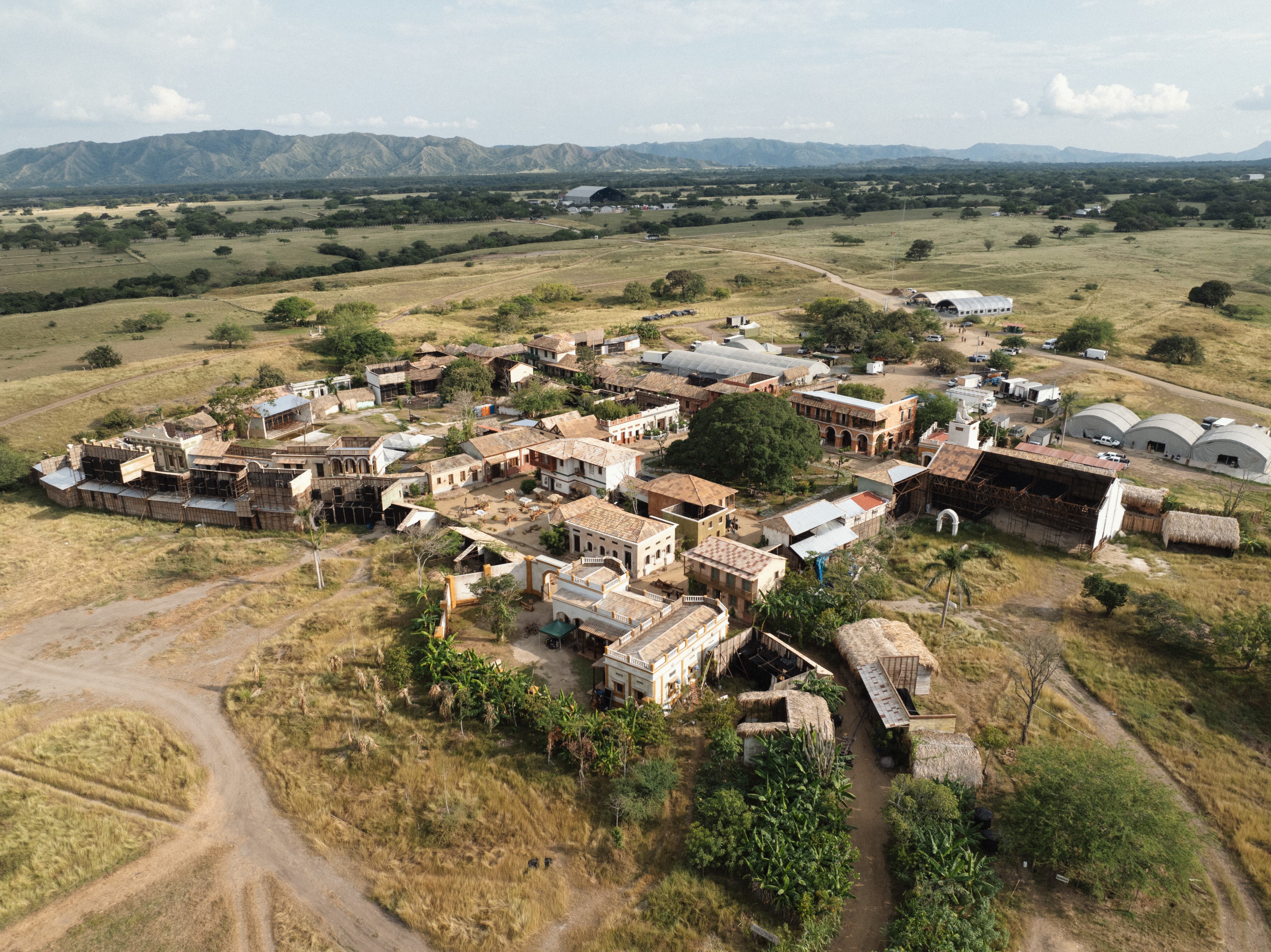 Una imagen aérea del lugar donde se recreó Macondo para la serie de Netflix de 'Cien años de soledad'.