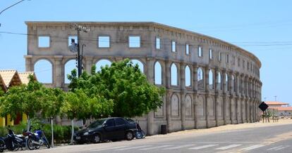 Estádio em construção imita o cartão-postal de Roma.