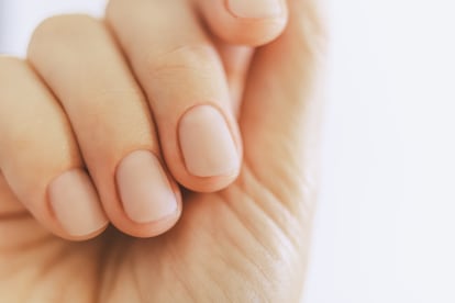 Detalle de una manicura sencilla e impoluta.