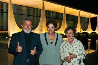 La presidenta brasileña, Dilma Rousseff, ha anunciado recortes presupuestarios por valor de 22.000 millones de euros para 2011