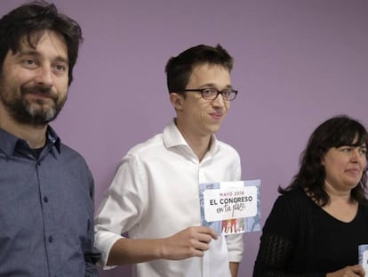 Rafael Mayoral, &Iacute;&ntilde;igo Errej&oacute;n y Auxiliadora Honorato, este jueves.