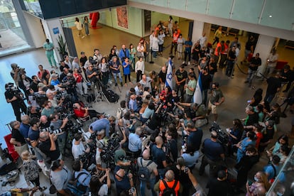 Yocheved Lifschitz, una de las rehenes liberadas por Hamás en la madrugada de este martes, durante la rueda de prensa que se ha celebrado en Tel Aviv.