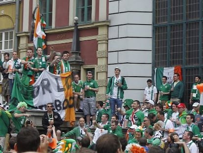 Seguidores de la selecci&oacute;n irlandesa, en Gdansk