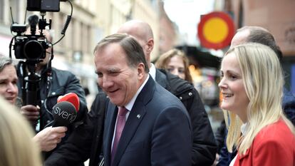 O primeiro-ministro Stefan Löfven falou à imprensa em Estocolmo antes de renunciar, nesta quarta-feira.