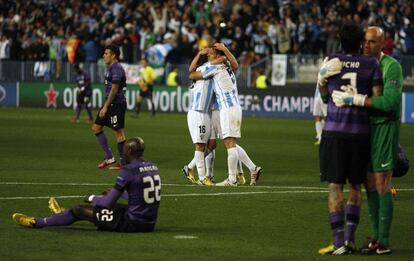 Los jugadores del Malaga celebran el pase a cuartos.