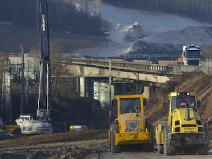 Obras de Sanef en el viaducto de Guerville, en la A13 francesa. 