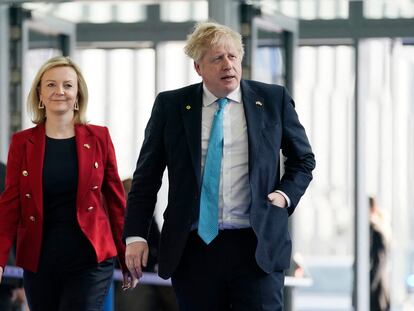 Liz Truss y Boris Johnson en Bruselas, el 24 de marzo de 2022, durante una cumbre de la OTAN.