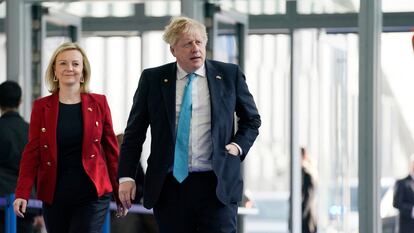 Liz Truss y Boris Johnson