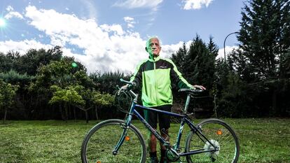 Jerónimo González, de 90 años, recorrió 50 kilómetros en bicicleta.
