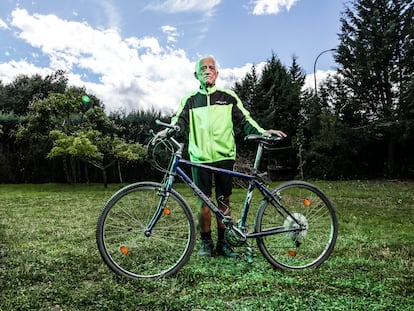 Jerónimo González, de 90 años, recorrió 50 kilómetros en bicicleta.