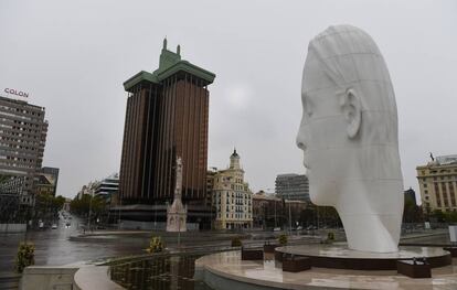 Imagen de la plaza de Colón, en Madrid, zona en la que muchos grandes despachos tienen su sede, durante el actual estado de alarma.