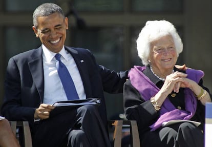 Barack Obama y Barbara Bush en Dallas (Texas) en 2013.