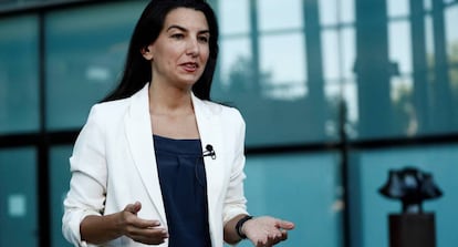 La líder de Vox en Madrid, Rocío Monasterio, durante unas declaraciones a los medios en julio. MARISCAL EFE